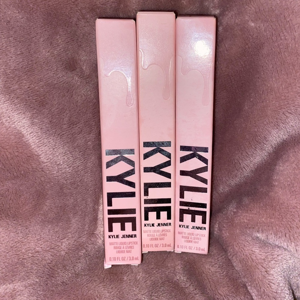 Kylie cosmetics lipstick never used